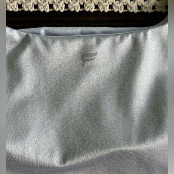 Fabletics Iridescent Powder Blue Silver Lydia Shine Built In Bra Cropped Tank - Picture 8 of 8